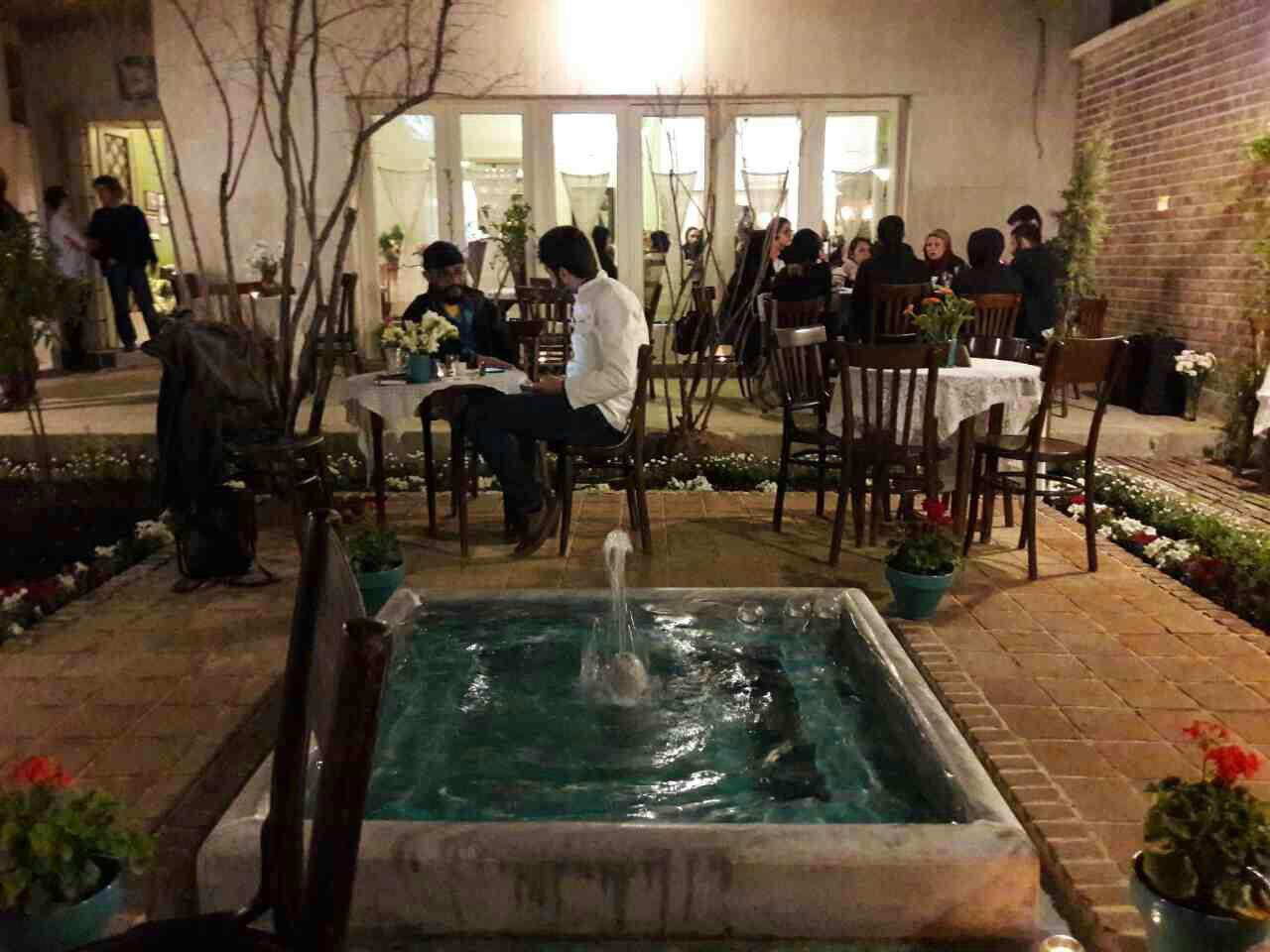 کافه تهرون و خانهای نوستالژیک از دهه 40 آدرس منو تلفن نقد و