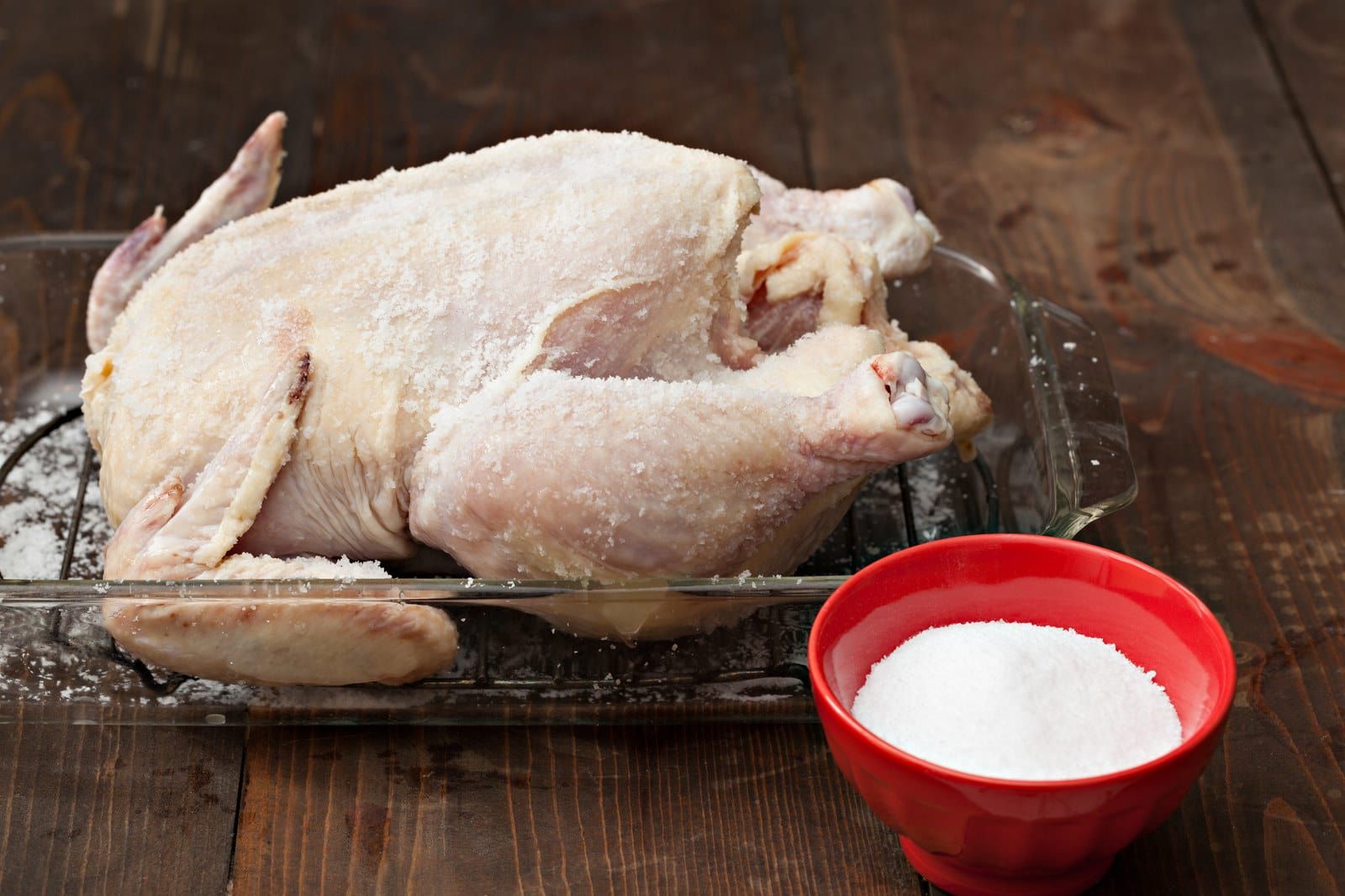 ترفندهای پخت مرغ ، استفاده از نمک برای طعمدار کردن مرغ