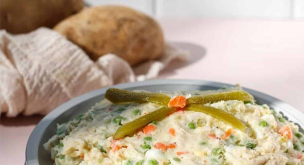 طرز تهیه سالاد الویه پرملات و مجلسی به روش رستورانی و رازهای خوشمزه شدن آن